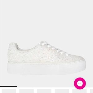 Betsey Johnson Sidney Pearl sneakers size 7